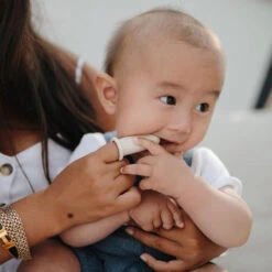 Mushie Finger Toothbrush -Motherswork Store 7 152ad6de 8b13 4da2 8486 db6850933d9c