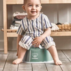 Babybjorn Smart Potty -Motherswork Store babybjorn smart potty deep green white 051268 002
