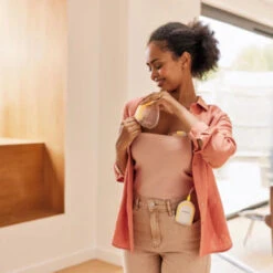 Medela Freestyle Hands-free Double Electric Wearable Breast Pump -Motherswork Store pump5